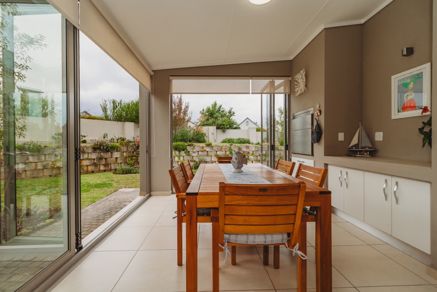 4 Bedroom Property for Sale in Mont Fleur Mountain Estate Western Cape